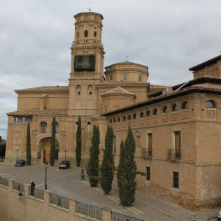 Escapada con Visita a Bodega y Cata de Vinos en Hospedería de Alesves (Villafranca, Navarra)
