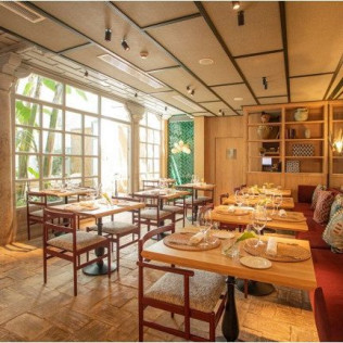Menú Almuerzo en el Restaurante Azahar del Hotel Hospes Las Casas del Rey de Baeza 4* (Sevilla)