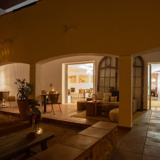 Escapada de 2 Noches con Desayuno en Hostal Es Niu (Tamariu, Girona)