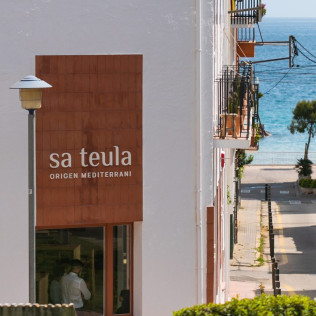 Escapada de 2 Noches con Desayuno en el Hostal Sa Teula de la Costa Brava (Llafranc, Girona)