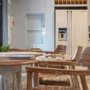 Escapada de 1 o 2 Noches con Desayuno en Hostal Boutique Es Portalet (Sant Feliu de Guíxols, Girona)