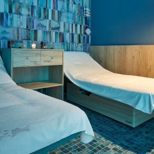 Circuito de Aguas y Tratamiento Magic Touch Corporal o Facial en Alàbriga Hotel & Home Suites 5* GL (Sant Feliu de Guíxols, Girona)