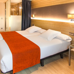 Escapada Relax con Acceso Exclusivo a la Zona Wellness en Hotel Avenida Coruña (A Coruña) 