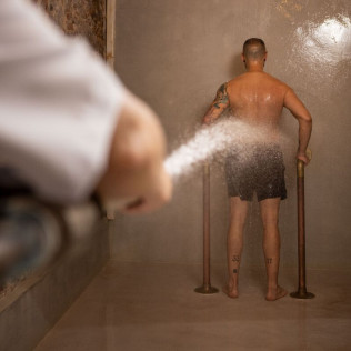 Termal Experience: Recorrido Termal con Masaje Relajante en RVHotels y Balneario Broquetas Spa Termal*** (Barcelona)