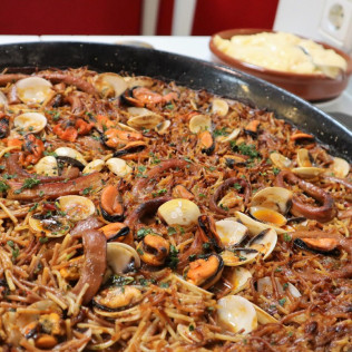 Escapada de 2 Noches con Comida o Cena, Piscina Termal y Terma Romana en Hotel Balneario Playa de Coma-Ruga 4* (Tarragona)