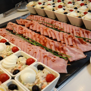 Escapada con Comida o Cena y Piscina Termal en Hotel Balneario Playa de Coma-Ruga 4* (Tarragona)