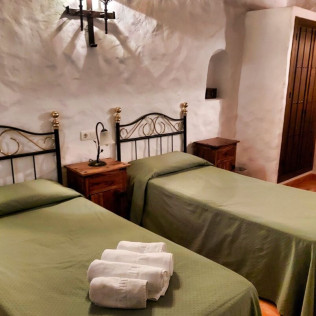 Escapada de 2 Noches con Cena en el Hotel Posada La Plaza (Canillas de Albaida, Málaga)