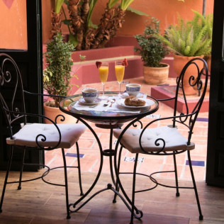 Escapada con Bañera Hidromasaje en Hotel El Rincón de las Descalzas 3* (Carmona, Sevilla)