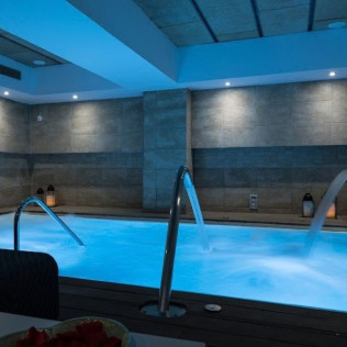 Circuito Spa y Masaje con Aromaterapia o Terapéutico en Hotel Catalonia Ramblas 4* (Barcelona)