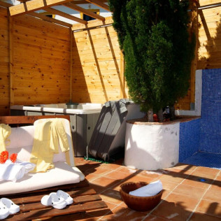 Escapada de 2 Noches con Spa y Jacuzzi Privado en Hotel Cerro de Híjar 3* (Tolox, Málaga)