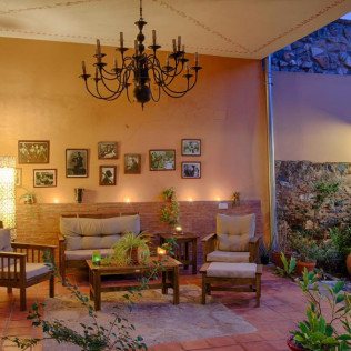 Escapada con Desayuno en Hotel Rural Cerro Príncipe (La Garrovilla, Badajoz)