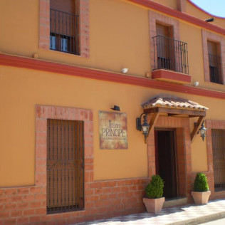 Escapada con Desayuno en Hotel Rural Cerro Príncipe (La Garrovilla, Badajoz)