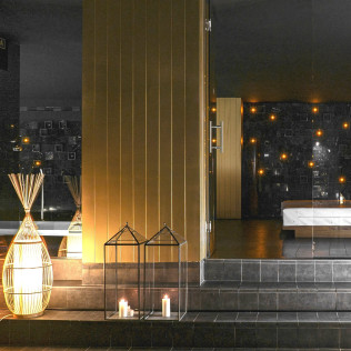 Spa Privado, Jabón Natural Exfoliante y Botella de Cava para dos en Soho Boutique Granada (Granada)