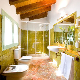 Escapada en Habitación Superior con Desayuno en Hotel Rural El Pilaret (Azanuy, Huesca)