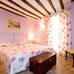 Escapada con Opción a Desayuno en Hotel Rural El Pilaret (Azanuy, Huesca)