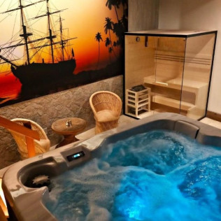 Escapada de 2 Noches, Zona Wellness Privada y Opción a Masaje en Hotel Boutique Casona de la Pinta (Cantabria)