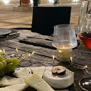 Ruta del Vino: Visita a Bodega, Cata y Menú Degustación para dos en Hotel Enoturismo Mainetes (Albacete)