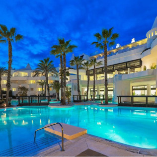 Escapada con Desayuno en el Hotel H10 Estepona Palace 4* (Málaga) 
