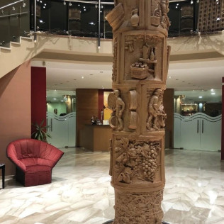 Escapada de 2 Noches con Desayuno en Hotel Fonda Neus (Sant Sadurní d'Anoia, Barcelona)