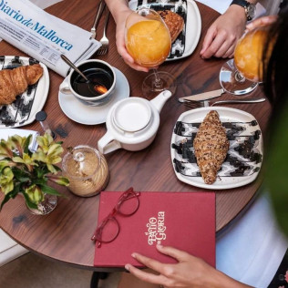 Desayuno de Lujo 5* con Circuito Spa y Copa de Cava para dos en Glòria de Sant Jaume 5* (Palma, Mallorca)