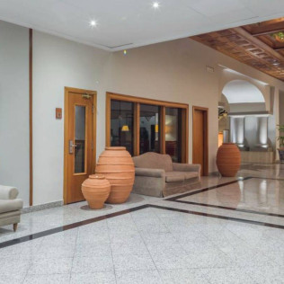 Circuito Spa y Mascarilla Profunda para dos en Hotel ILUNION Les Corts 4* - NATUR Spa (Barcelona)