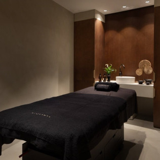 Masaje Relajante, Relajación en Baño, Cóctel y Tapa de Autor en Elysium Luxury Wellness @ JW Marriott Madrid 5* (Madrid)