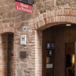 Escapada con Desayuno, Bañera y Opción a Masaje en Hotel La Freixera 4* (Solsona, Lleida)