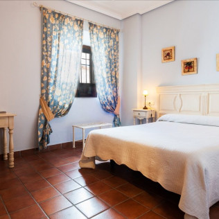 Escapada de 2 Noches con Visita a Oleícola San Francisco en Hotel Palacio las Manillas 3* (Sabiote, Jaén)