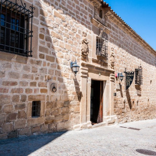 Escapada de 2 Noches con Visita a Oleícola San Francisco en Hotel Palacio las Manillas 3* (Sabiote, Jaén)