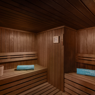 Zona Wellness con Masaje Facial en Hotel Le Méridien Barcelona 5* (Barcelona)
