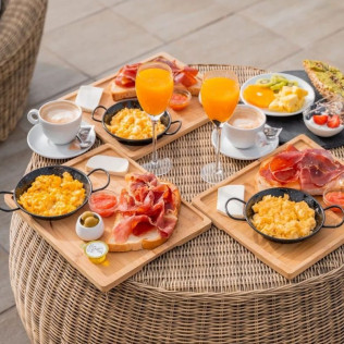 Escapada con Desayuno en Hotel Mas de Cebrián (Puertomingalvo, Teruel)