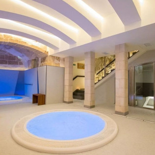 Escapada con Spa en Boutique Hotel Sant Roc & Spa 4* y Paddle Surf para dos (Menorca)