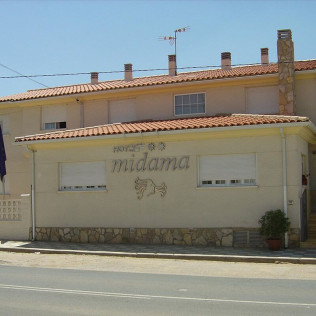 Escapada con Comida o Cena en Hotel Midama (Chillarón de Cuenca, Cuenca)