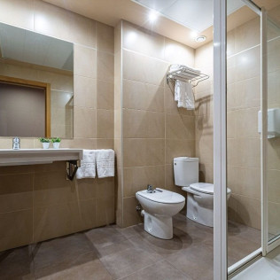 Escapada con Acceso a Zona Wellness y Desayuno en Hotel Iraipe Santuario De Arantzazu (Oñate, Guipúzcoa)