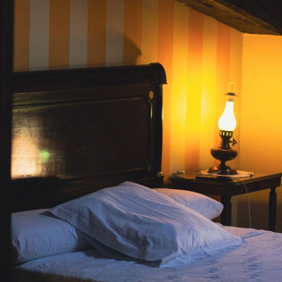 Escapada de 1 ó 2 Noches con Desayuno y Botella de Cava en Hotel Palacio La Casona de Cerrazo (Cerrazo, Cantabria)