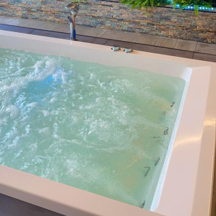Escapada Relax con Jacuzzi en Hotel Petit Mirador 3* (Torrelles de Llobregat, Barcelona)