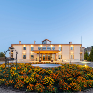 Escapada con Desayuno en Hotel Spa Villa Nazules 4* y Piloto por un Día con Vídeo (Toledo)