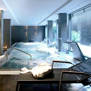 Circuito Spa, Masaje y Comida o Cena para dos en Hotel Primus 4* (Valencia) 