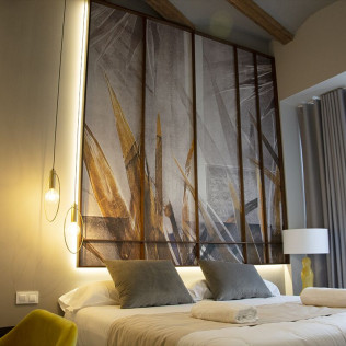 Escapada con Bañera de Hidromasaje en You&Co Hotel Quart Boutique (Valencia)