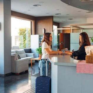 Escapada de 2 Noches con Desayuno en Hotel Rull (Deltebre, Tarragona)