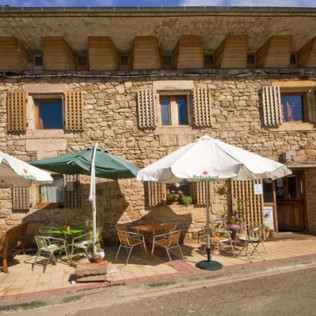 Escapada de 2 Noches con Cena en Hotel Rural Casa de las Campanas (Salinas de Pisuerga, Palencia)