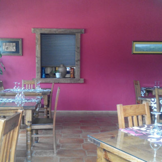 Escapada con Tabla de Embutidos Ibéricos en Hotel Rural Valle Agadón (Monsagro, Salamanca)