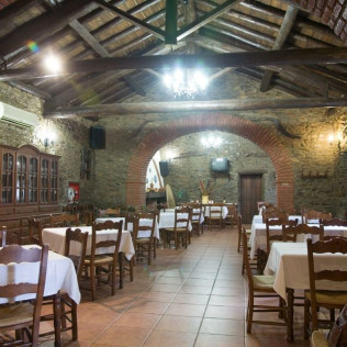 Escapada de 2 Noches con Desayuno en Hotel Rural Soterraña (Madroñera, Cáceres)