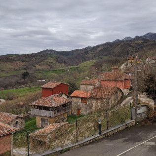 Escapada con Bañera Hidromasaje, Cena, Sidra y Bombones en Hotel Rural El Rexacu (Bobia de Arriba, Asturias)