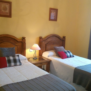 Escapada de 2 Noches con Desayuno en Hotel Rural Valle Agadón (Monsagro, Salamanca)