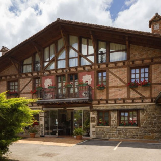 Escapada con Bañera Hidromasaje en Hotel & Spa Etxegana (Vizcaya)