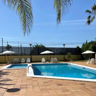 Escapada en Habitación Suite con Bañera de Hidromasaje en Hotel Abril (San Juan, Alicante)