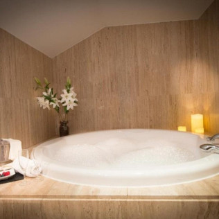 Escapada en Habitación Doble o Suite con Jacuzzi de Hotel Segovia Sierra de Guadarrama 4* (Ángeles de San Rafael, Segovia)