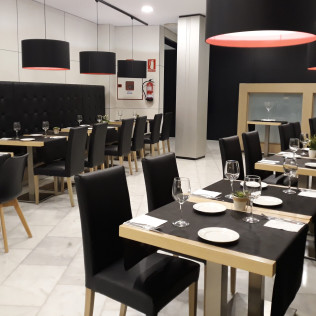 Circuito Spa, Masaje y Cena para dos en Hotel Spa Odeón 4* (Ferrol, A Coruña) - De lunes a viernes