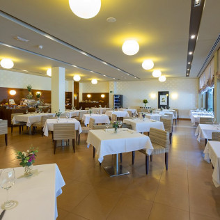 Circuito Spa, Masaje y Comida para dos en Hotel Spa Attica21 Villalba 4* (Villalba, Lugo)